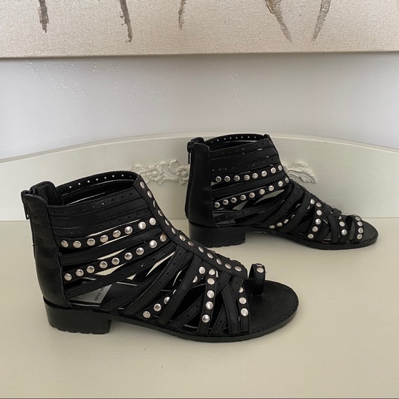 Dolce Vita Studded Toe Loop Gladiator Sandals - Picture 4 of 7